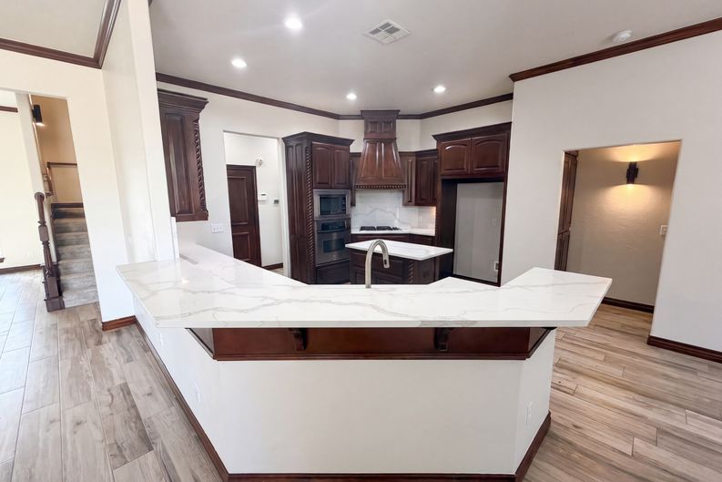 Photo 18 of 25 of 1017 W Camellia Way, Mustang, OK