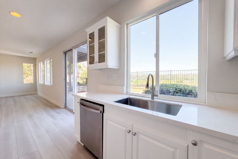 Photo 11 of 25 of 27920 Periwinkle Ln, Valencia, CA
