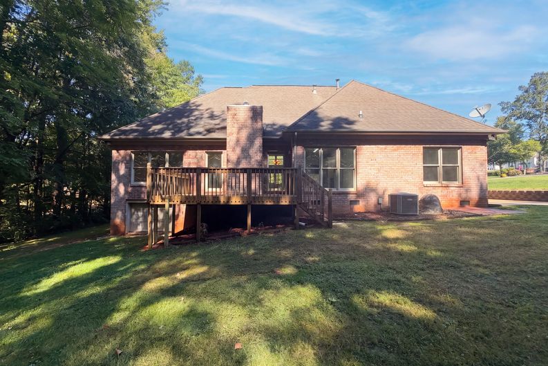 Photo 5 of 19 of 143 Laurel Ridge Ct, Gastonia, NC