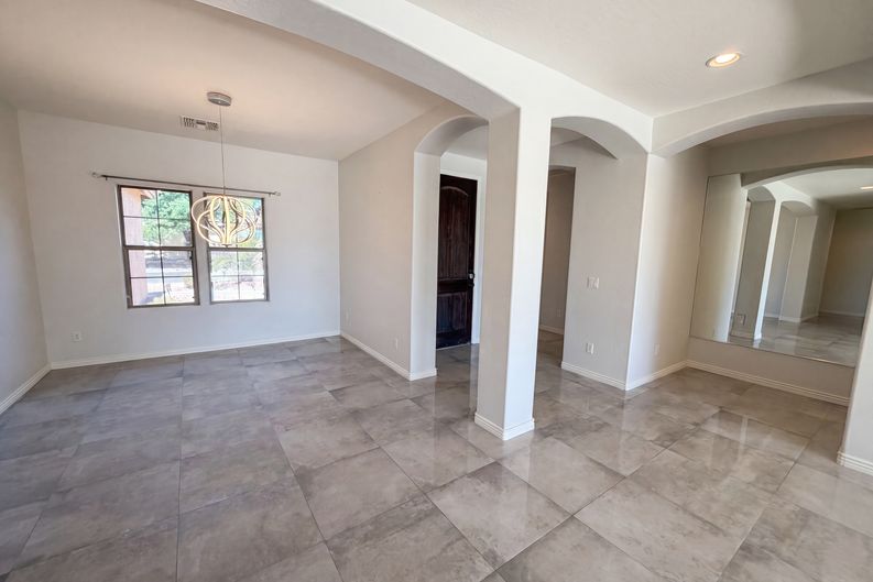 Photo 12 of 35 of 550 S Emerson St, Chandler, AZ