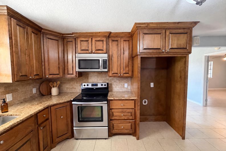 Photo 9 of 19 of 502 Jennings St, Nocona, TX