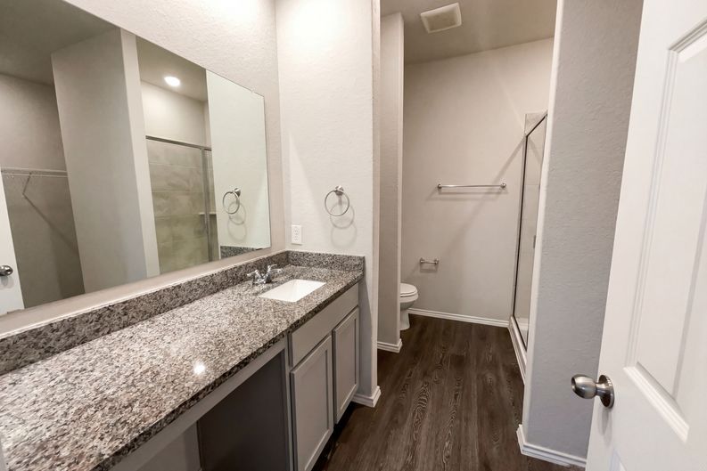 Photo 11 of 17 of 431 Pleasanton Way, San Antonio, TX