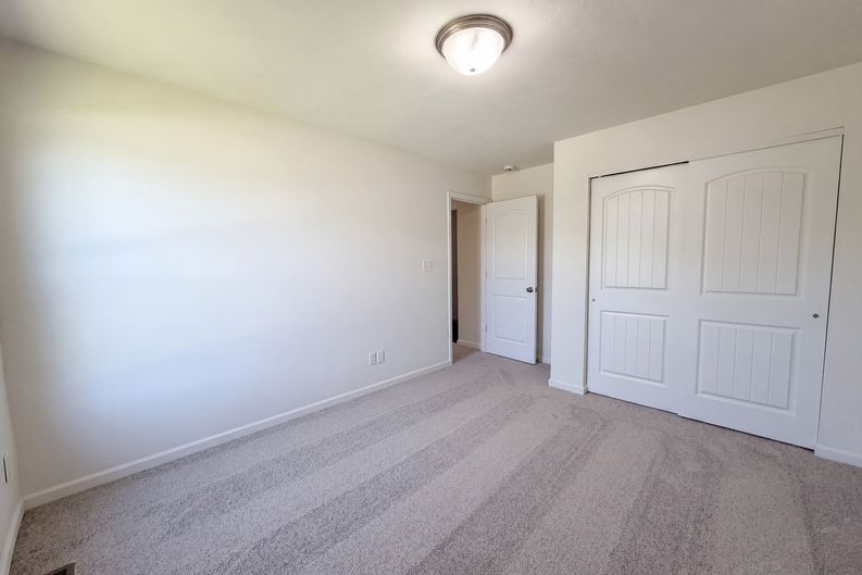 Photo 16 of 22 of 7932 Laurel Flats Dr, Caseyville, IL