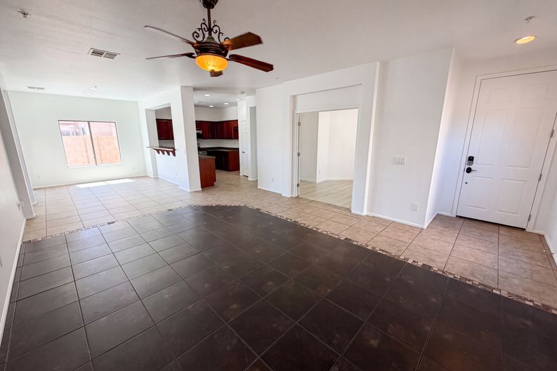 Photo 7 of 27 of 934 E Overlin Dr, Avondale, AZ