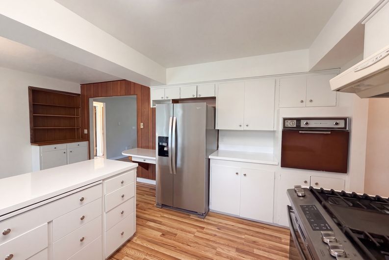 Photo 10 of 18 of 10235 NE Thompson St, Portland, OR