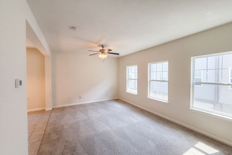 Photo 3 of 23 of 139 Ramsden Ave, La Vergne, TN