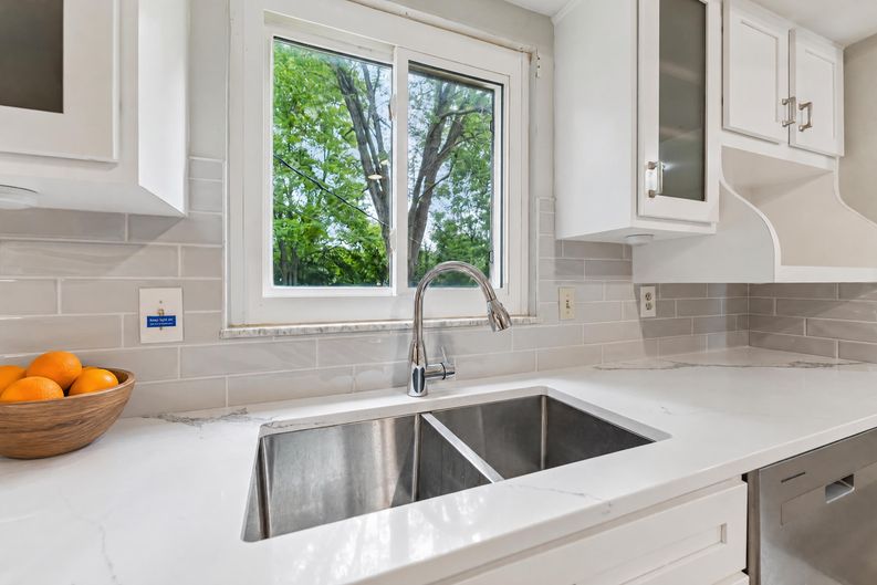 Photo 9 of 52 of 644 Wellfleet Dr, Bay Village, OH