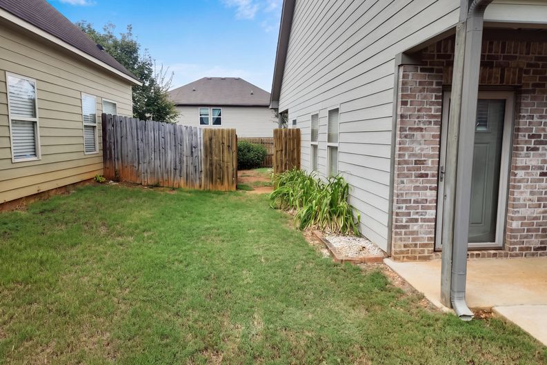 Photo 19 of 22 of 3107 Rosewalk Dr, Moody, AL