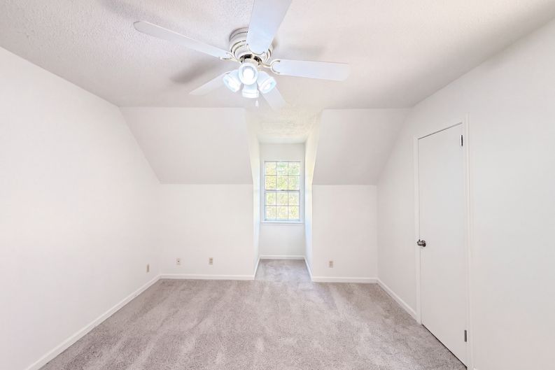 Photo 8 of 19 of 4334 Morningside Dr, Helena, AL