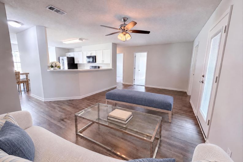 Photo 3 of 17 of 1708 Ashwood Cir, Middleburg, FL