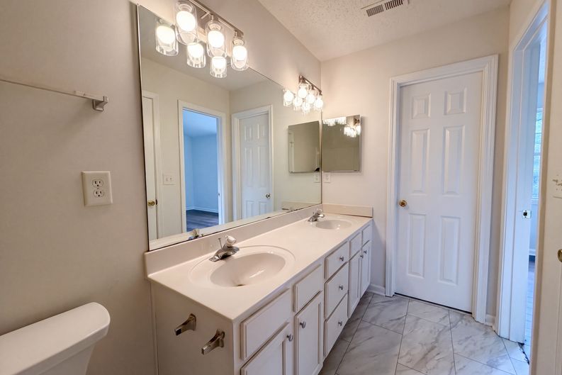 Photo 15 of 20 of 4165 Birch Leaf Ct, Charlotte, NC