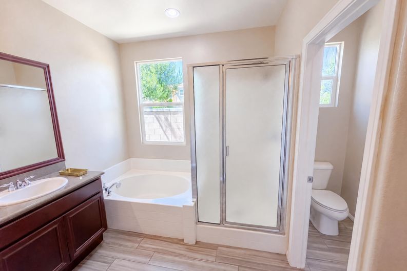 Photo 13 of 24 of 3136 Hibiscus Pt, Hemet, CA