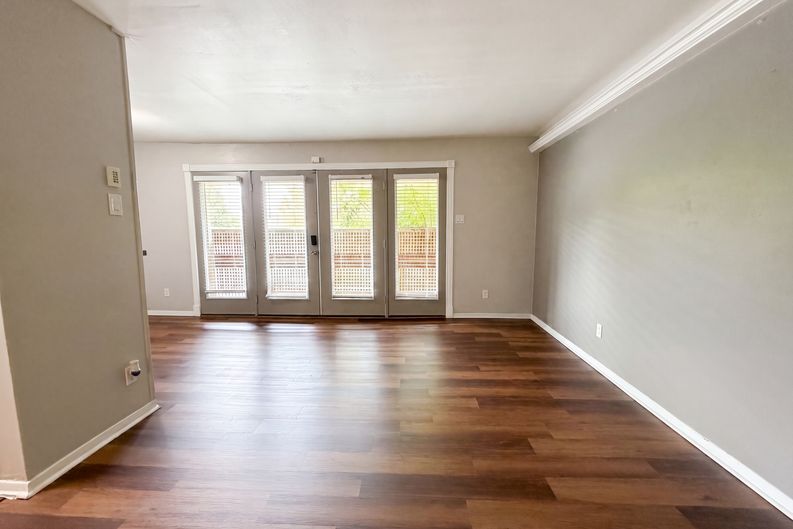 Photo 7 of 17 of 3938 W Alabama St, Houston, TX