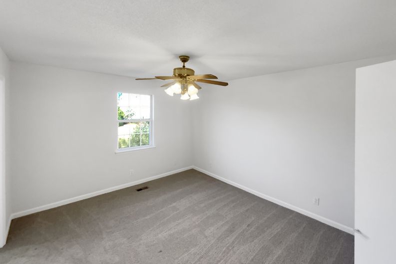 Photo 17 of 23 of 7511 Irongate Dr, Hixson, TN