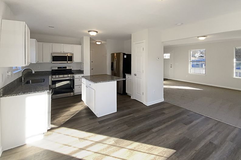 Photo 9 of 25 of 107 Hampton Ridge Dr, Greer, SC