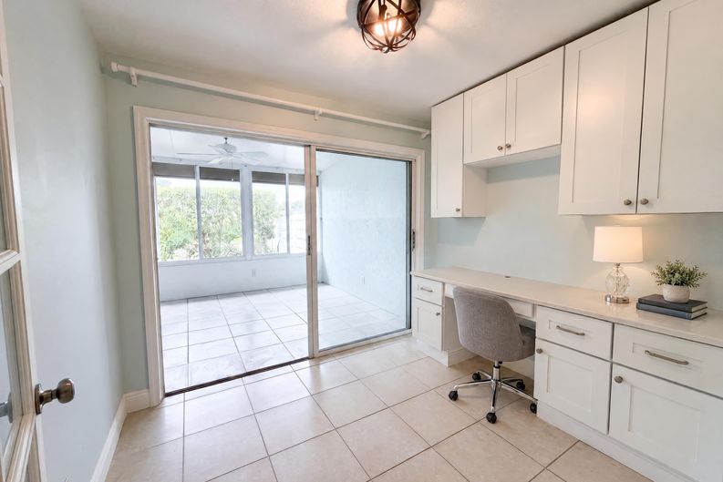 Photo 13 of 34 of 4816 61st Avenue Ter W, Bradenton, FL