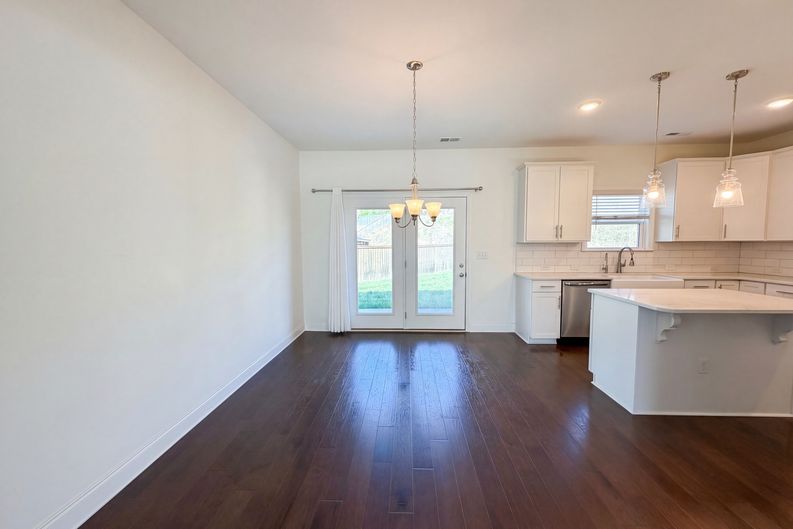 Photo 16 of 44 of 2714 Green Ash Ln, Knoxville, TN