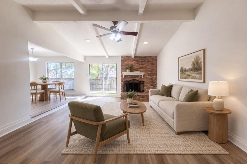 Photo 3 of 22 of 2527 Holt Rd, Arlington, TX