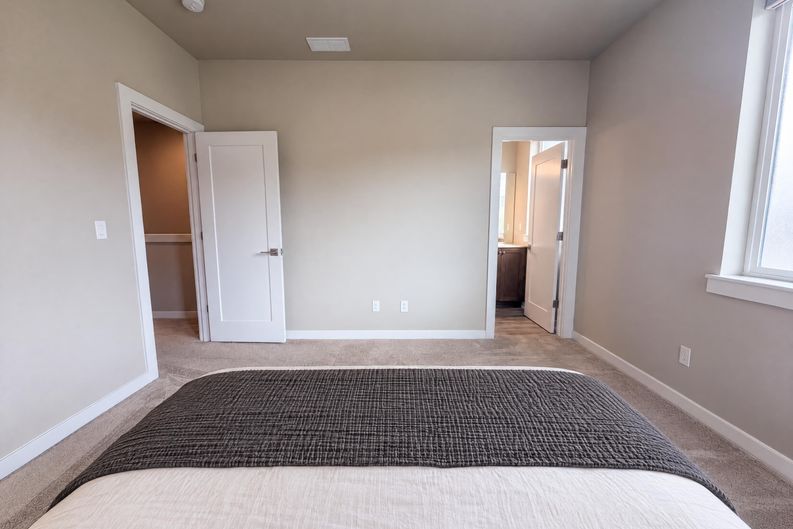 Photo 4 of 21 of 17302 SW Kite Ln, Beaverton, OR
