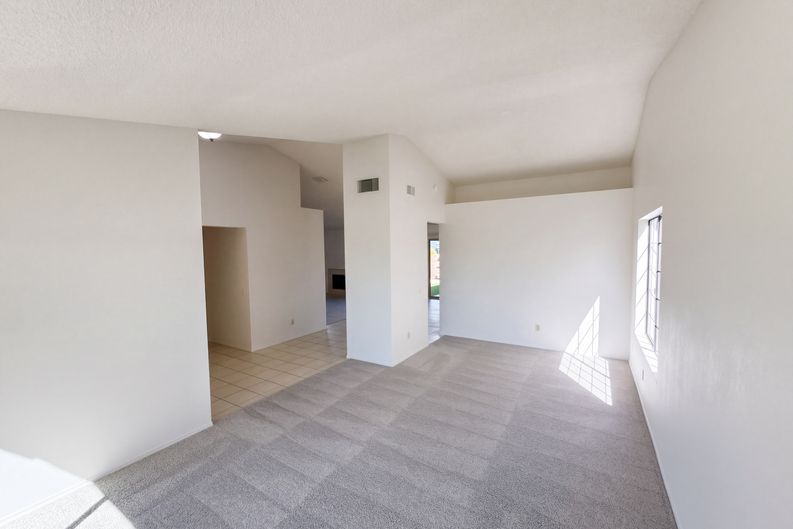 Photo 6 of 26 of 5310 W Grouse Way, Tucson, AZ