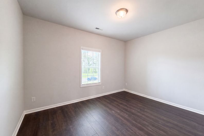 Photo 11 of 23 of 734 Mitscher Dr, Spring Hill, TN