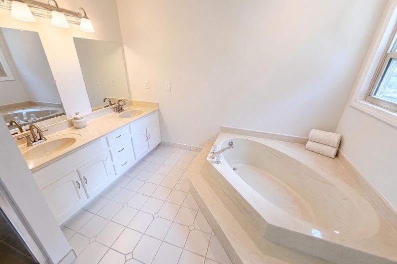 Photo 19 of 40 of 3962 Spalding Holw, Peachtree Corners, GA