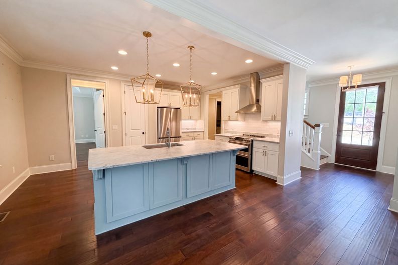 Photo 10 of 36 of 1901 Parrish Dr, Columbia, SC