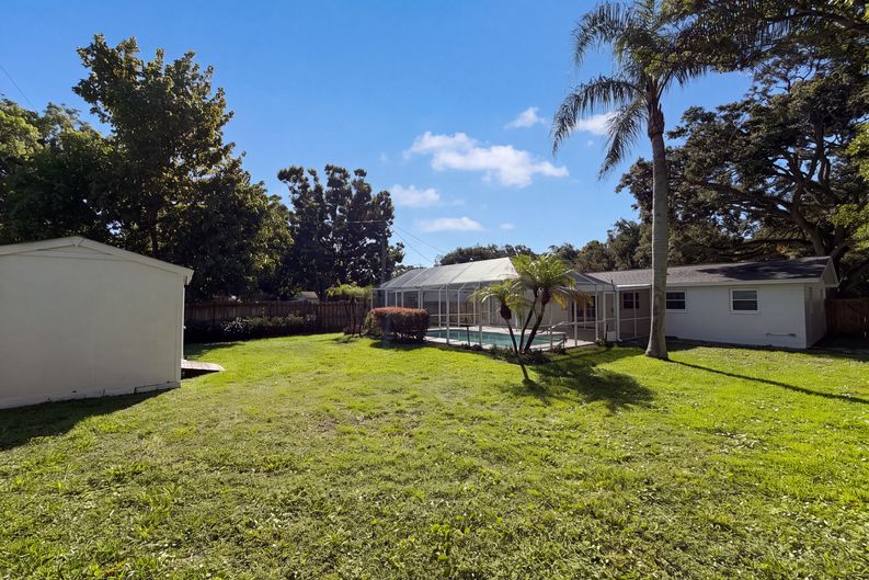 Photo 5 of 21 of 624 Sherman Rd, South Daytona, FL