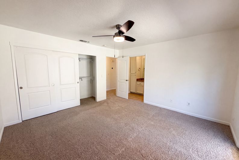 Photo 4 of 29 of 7431 Garden Gate Dr, Citrus Heights, CA