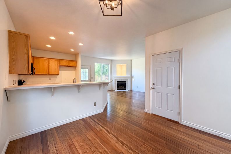 Photo 3 of 21 of 773 NW Forest Creek Dr, Hillsboro, OR