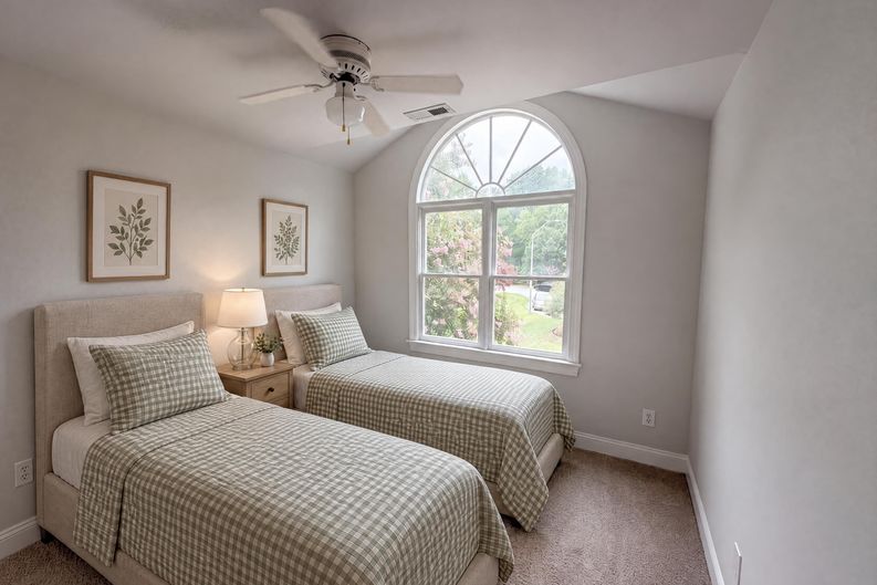 Photo 7 of 17 of 2220 Cushendun Ln, Garner, NC