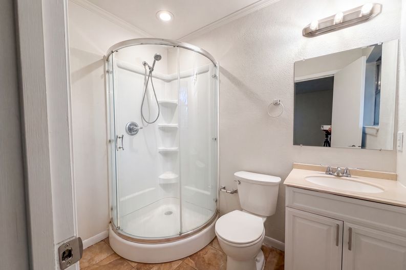 Photo 10 of 18 of 437 Denison Dr, Pottsboro, TX