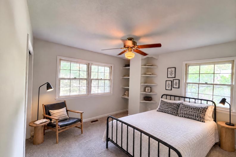 Photo 9 of 22 of 917 Hillview Dr, Cary, NC