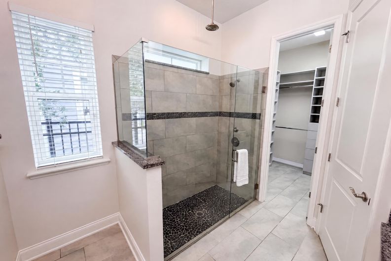 Photo 21 of 32 of 7797 Laureate Blvd, Orlando, FL