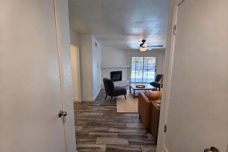 Photo 10 of 31 of 1422 Oakmont Dr, Roseville, CA