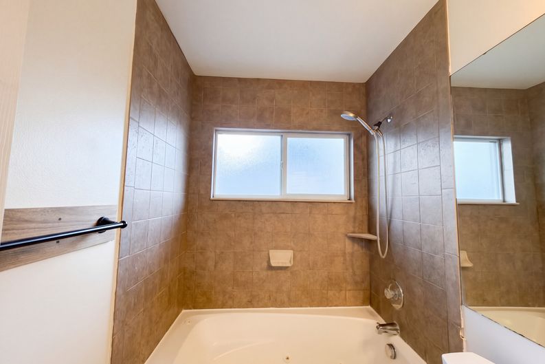 Photo 33 of 41 of 9703 Glenpointe Dr, Riverview, FL