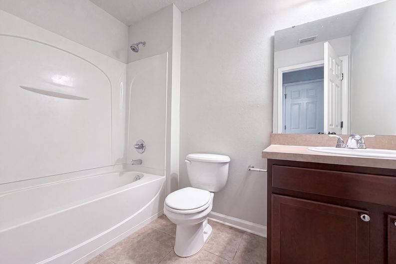 Photo 13 of 18 of 7428 Sweet Rose Ln, Jacksonville, FL