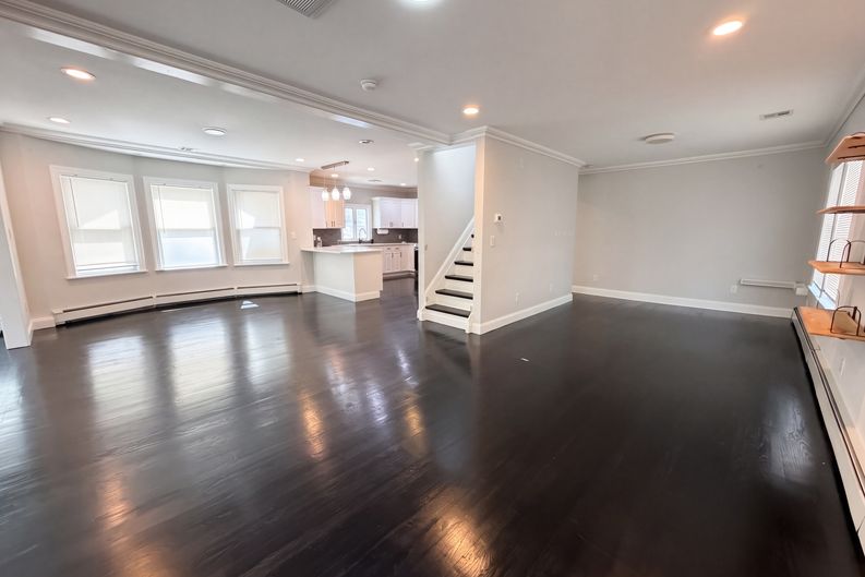 Photo 7 of 21 of 116 S Clinton Ave, Bay Shore, NY