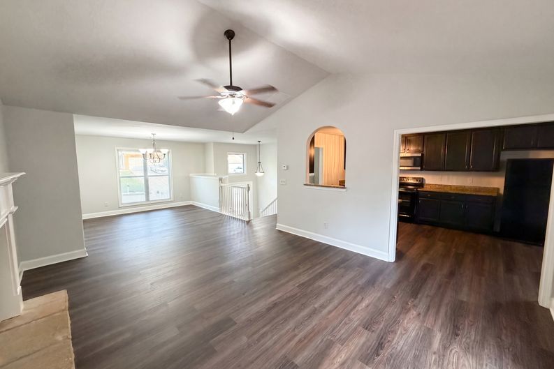 Photo 8 of 42 of 410 Redtail Rd, Jefferson, GA