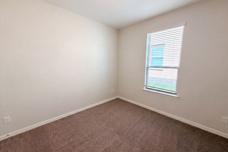 Photo 12 of 22 of 1448 Martingale Ln, Forney, TX