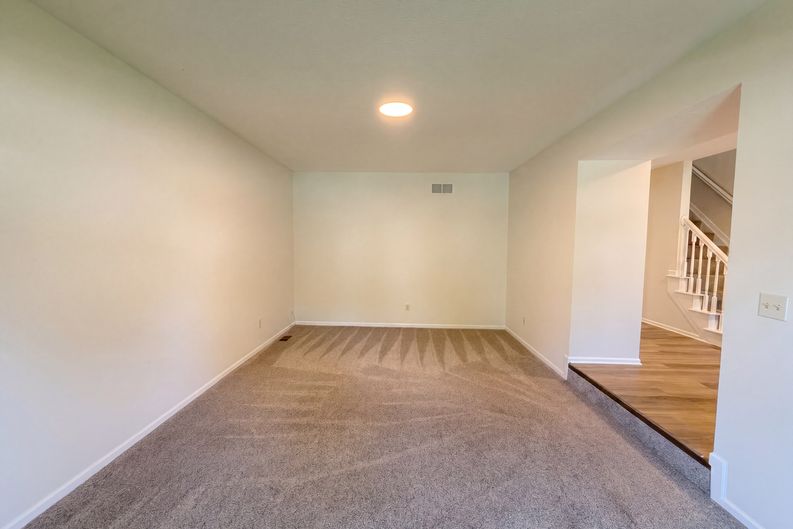 Photo 19 of 29 of 4976 Vicksburg Ln, Hilliard, OH