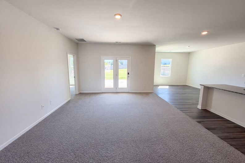 Photo 3 of 20 of 62 Pond Ct, Hoschton, GA