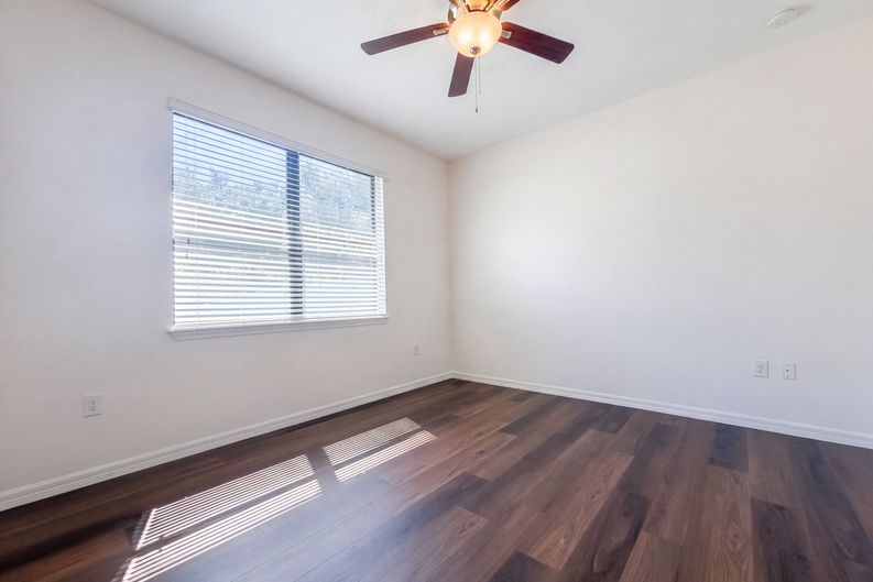 Photo 4 of 19 of 6308 Magnolia Park Blvd, Riverview, FL