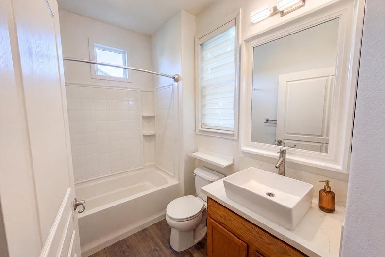 Photo 20 of 28 of 4920 Ocean Ln, Elk Grove, CA