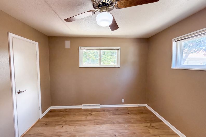 Photo 13 of 29 of 3352 W Aksarben Ave, Littleton, CO
