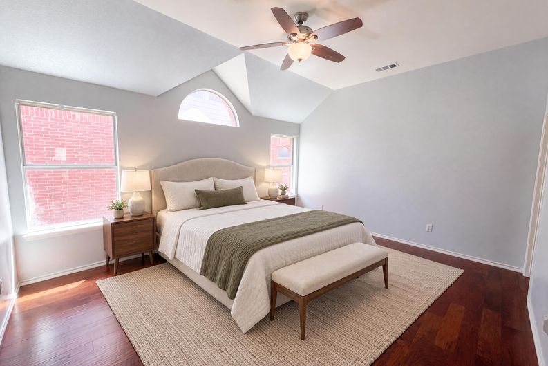 Photo 6 of 20 of 1213 Whitecreek Dr, Glenn Heights, TX
