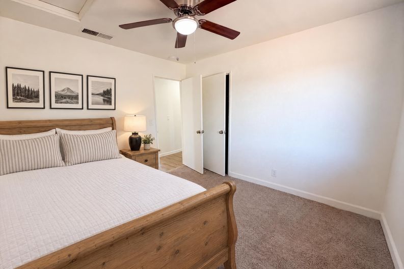 Photo 15 of 29 of 6041 Thornicroft Dr, Valley Springs, CA