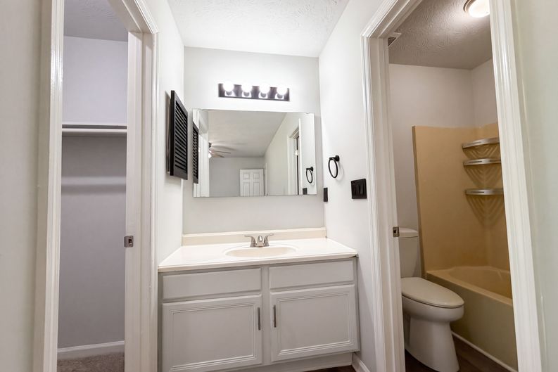 Photo 14 of 17 of 2577 Previs Rd, Fayetteville, NC
