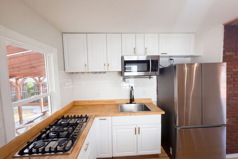 Photo 9 of 40 of 2790 Azelda St, Columbus, OH