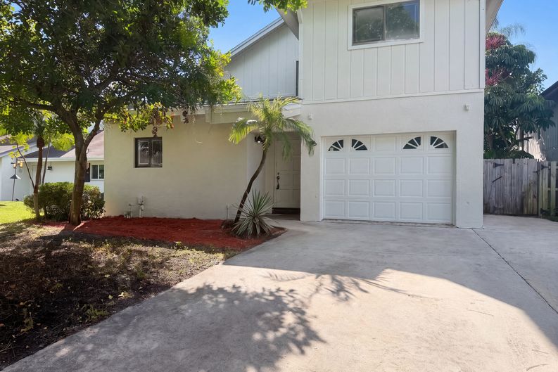 Photo 16 of 24 of 2496 Douglas Ave, Delray Beach, FL